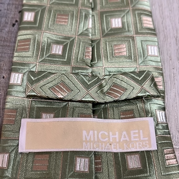 Michael Kors Men’s Green Geometric Squares Silk Necktie W3.5” L58” - Picture 3 of 7